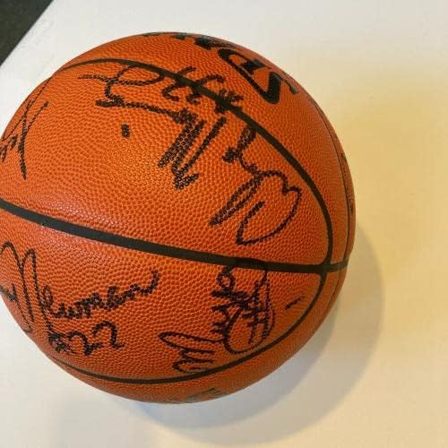 1992-93 Charlotte Hornets tim potpisao je Spalding Službena NBA Igra Košarka - autogramirane košarkama